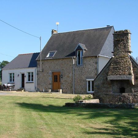 La Blanche Roche Bed and Breakfast Sourdeval Εξωτερικό φωτογραφία