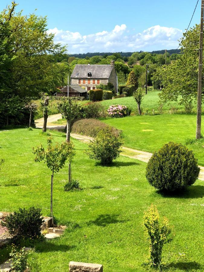 La Blanche Roche Bed and Breakfast Sourdeval Εξωτερικό φωτογραφία
