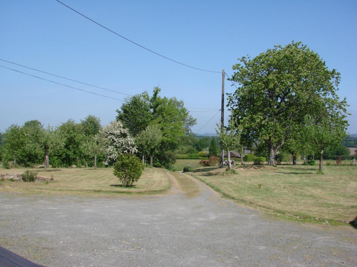La Blanche Roche Bed and Breakfast Sourdeval Εξωτερικό φωτογραφία